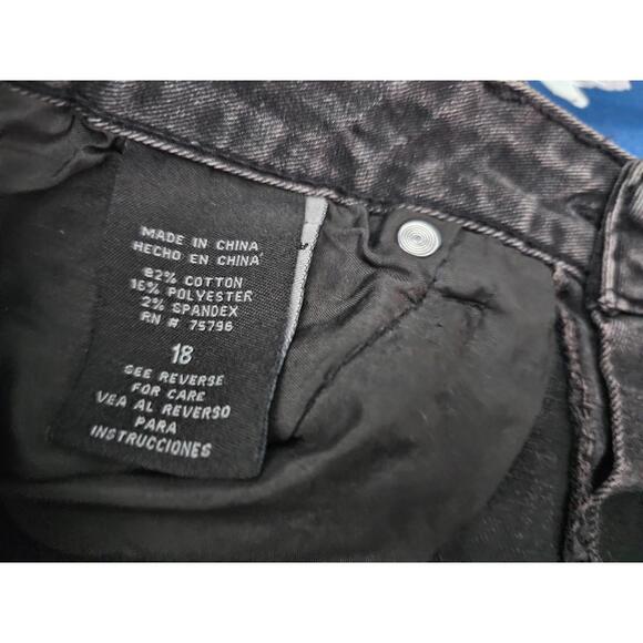 Boy's Youth Waimea Stacked Fit Denim Black Jeans Pants Size 18 Distressed - Picture 3 of 13